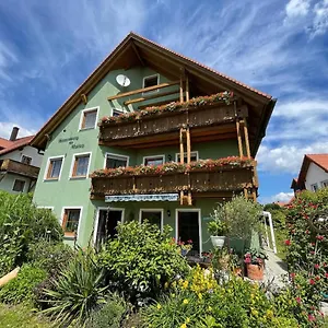 Am Kirchberg Apartment
